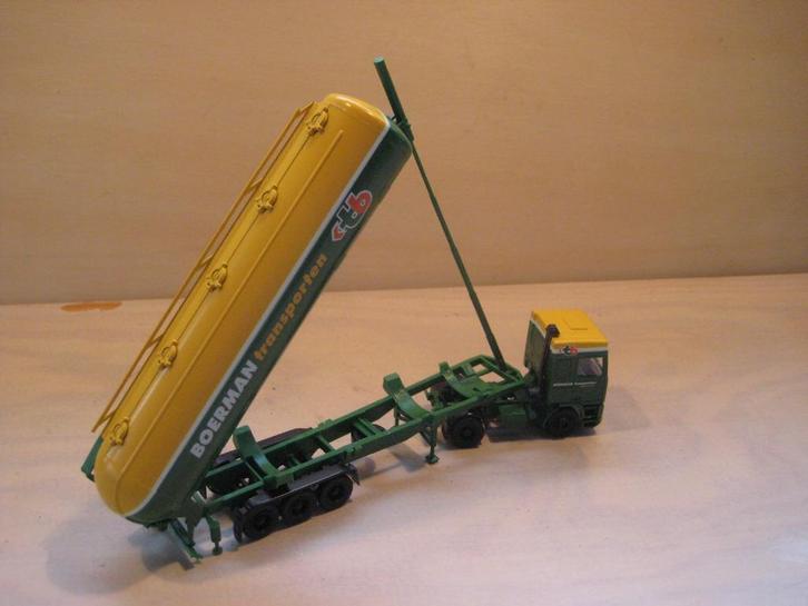 Herpa DAF trekkers met opleggers., Hobby en Vrije tijd, Modelauto's | 1:87, Zo goed als nieuw, Bus of Vrachtwagen, Herpa, Ophalen of Verzenden