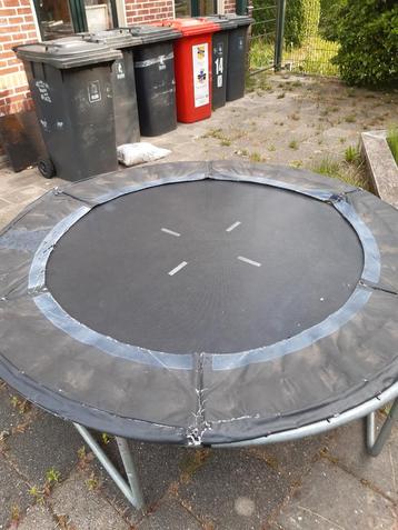 Trampoline  beschikbaar voor biedingen