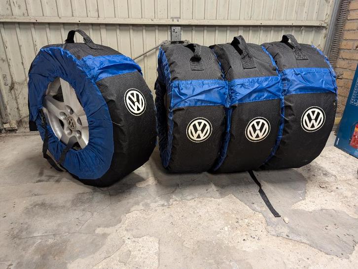 Winterbanden Bridgestone Blizzak 195/55 r15 Volkswagen Polo, Auto-onderdelen, Banden en Velgen, Band(en), Winterbanden, 15 inch