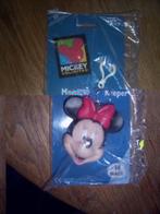 Disney Minnie Mouse kunststof portemonnee sleutelhanger Nieu, Ophalen of Verzenden, Mickey Mouse, Nieuw, Beeldje of Figuurtje