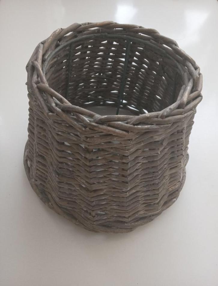 Rieten lampenkap, Huis en Inrichting, Lampen | Lampenkappen, Gebruikt, Minder dan 25 cm, Rond, Bruin, Verzenden