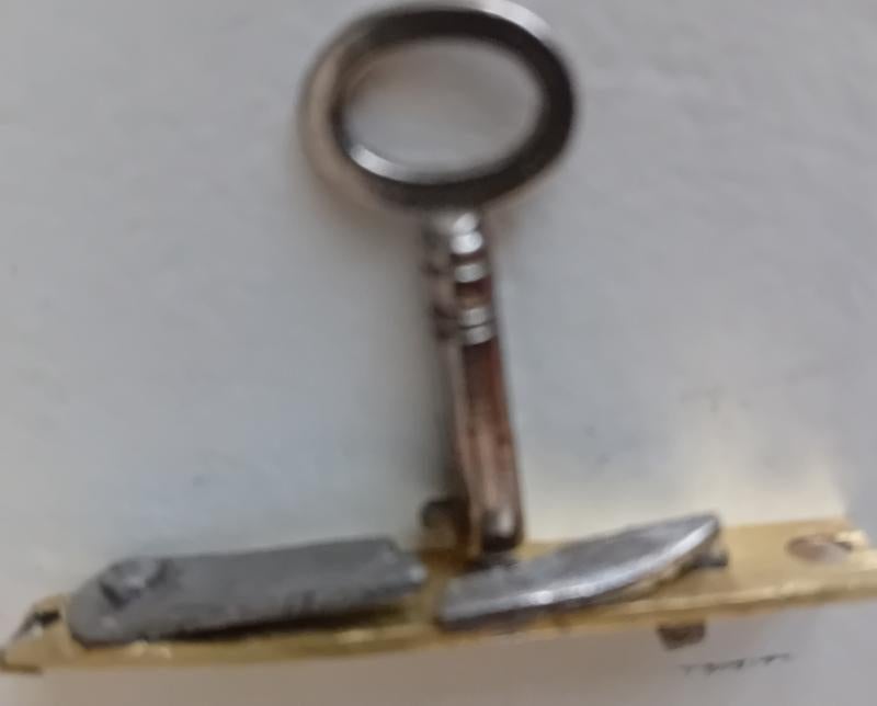 Gezocht een slotje met sleuteltje voor klein boulle klokje, Ophalen of Verzenden