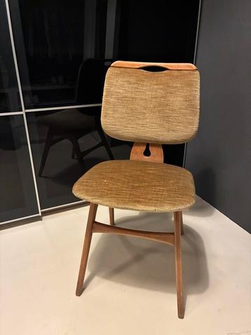 2 mooie echte retro stoelen in mooi staat beschikbaar voor biedingen