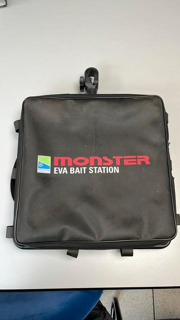 Preston Monster Eva Bait Station beschikbaar voor biedingen