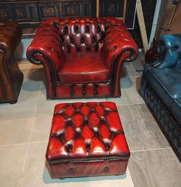 Chesterfield Clubfauteuil met Voetenbankje - Antiek Rood beschikbaar voor biedingen