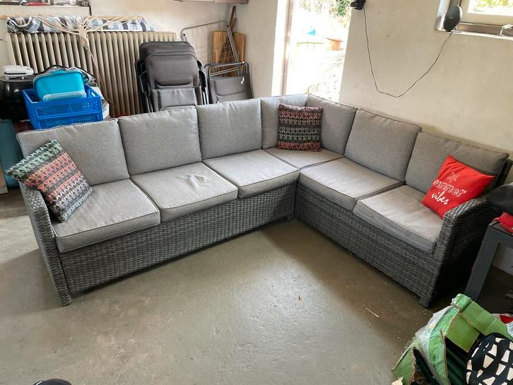 Loungebank met 2 krukjes z.g.a.n., Tuin en Terras, Tuinsets en Loungesets, Zo goed als nieuw, Loungeset, Wicker, 5 zitplaatsen