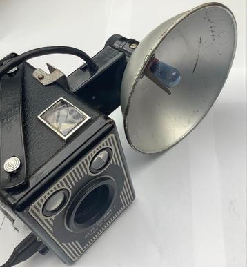Kodak Six-20 Brownie E met Flitser & Lampjes beschikbaar voor biedingen