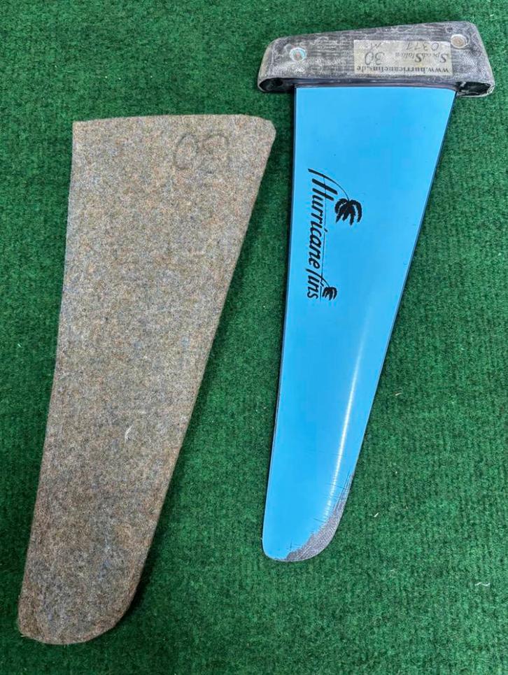 Hurricane fin SS 30 & C3 sting II 30 tuttleboxes, Watersport en Boten, Windsurfen, Zo goed als nieuw, Overige typen, Minder dan 5 m²