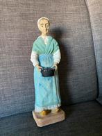 Kniertje keramiek beeldje, Verzamelen, Beelden en Beeldjes, Ophalen of Verzenden, Gebruikt, Mens