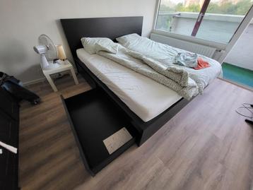 Ikea Malm bed with 4 Malm drawers  beschikbaar voor biedingen