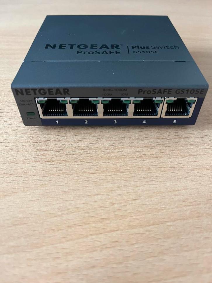 NETGEAR GS105E Plus Gigabit Switch, Computers en Software, Netwerk switches, Ophalen of Verzenden