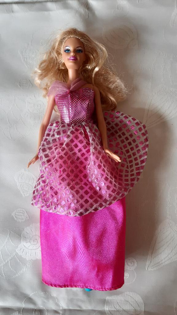 Barbie van Mattel 2009 China 1186 MJ 1 NL, Verzamelen, Poppen, Zo goed als nieuw, Pop, Ophalen of Verzenden