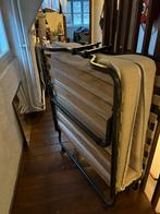 Verrijdbaar opklapbaar bed met dekbedovertrek en matras., Antiek en Kunst, Ophalen of Verzenden