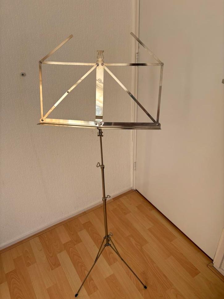 K&M muziekstandaard z.g.a.n., Muziek en Instrumenten, Standaards, Zo goed als nieuw, Ophalen of Verzenden