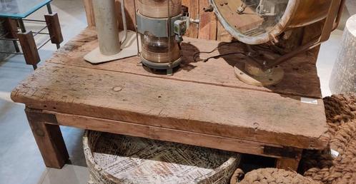 Unieke karakteristieke houten salontafel met geschiedenis, Huis en Inrichting, Tafels | Salontafels, Zo goed als nieuw, 50 tot 100 cm