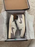 Air Jordan 1 Low - Atmosphere Grey | Maat 43, Kleding | Heren, Schoenen, Overige kleuren, Nieuw, Ophalen of Verzenden, Sneakers of Gympen
