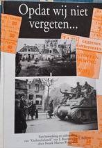 Opdat wij niet vergeten... WOII boek, Ophalen of Verzenden, Tweede Wereldoorlog, Gelezen, J. Boonstra en T. Bijlsma