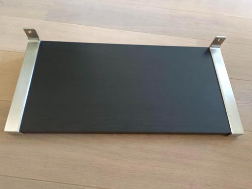 Ikea Ekby Järpen bruin/zwarte wandplank met steunen, Huis en Inrichting, Woonaccessoires | Wandplanken en Boekenplanken, Zo goed als nieuw