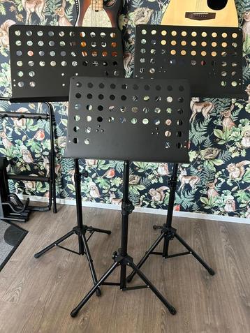 Muziekstands beschikbaar voor biedingen