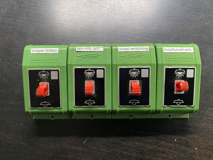 fleischmann schakelaars, Hobby en Vrije tijd, Modeltreinen | H0, Gebruikt, Overige typen, Gelijkstroom, Fleischmann, Ophalen