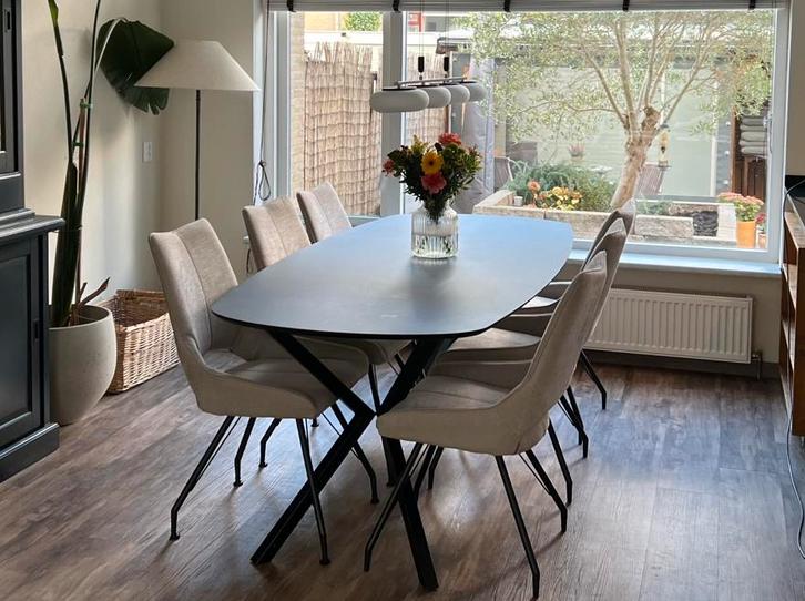 Deens Ovaal Eettafel TE KOOP (optie +stoelen), Huis en Inrichting, Stoffering | Vloerbedekking, Zo goed als nieuw, Laminaat, 75 m² of meer