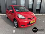 Toyota Aygo 1.0-12V Access Airco Nieuwe APK Elektr ramen, Voorwielaandrijving, Gebruikt, 4 stoelen, 68 pk