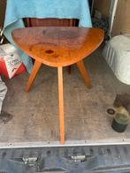 Tafel vintage driehoek pastoe houten bijzettafel jaren 60., Huis en Inrichting, Tafels | Bijzettafels, Ophalen of Verzenden, Zo goed als nieuw