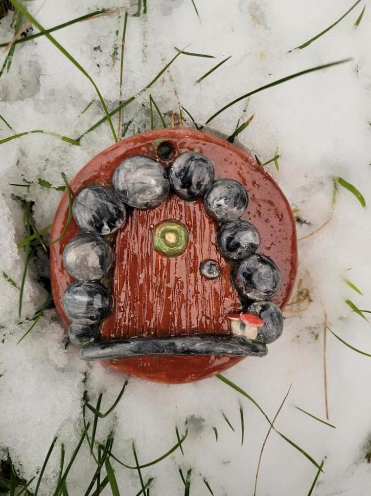 Elfendeurtje van klei, met paddestoeltjes, Huis en Inrichting, Woonaccessoires | Wanddecoraties, Nieuw, Ophalen of Verzenden