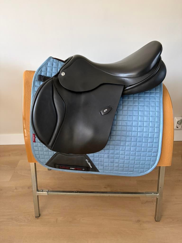 Ikonic, Wintec & Ideal T&T zadels, Dieren en Toebehoren, Paarden en Pony's | Zadels, Ophalen of Verzenden, Zo goed als nieuw, Overige soorten