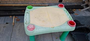 Speeltafel voor kinderen beschikbaar voor biedingen
