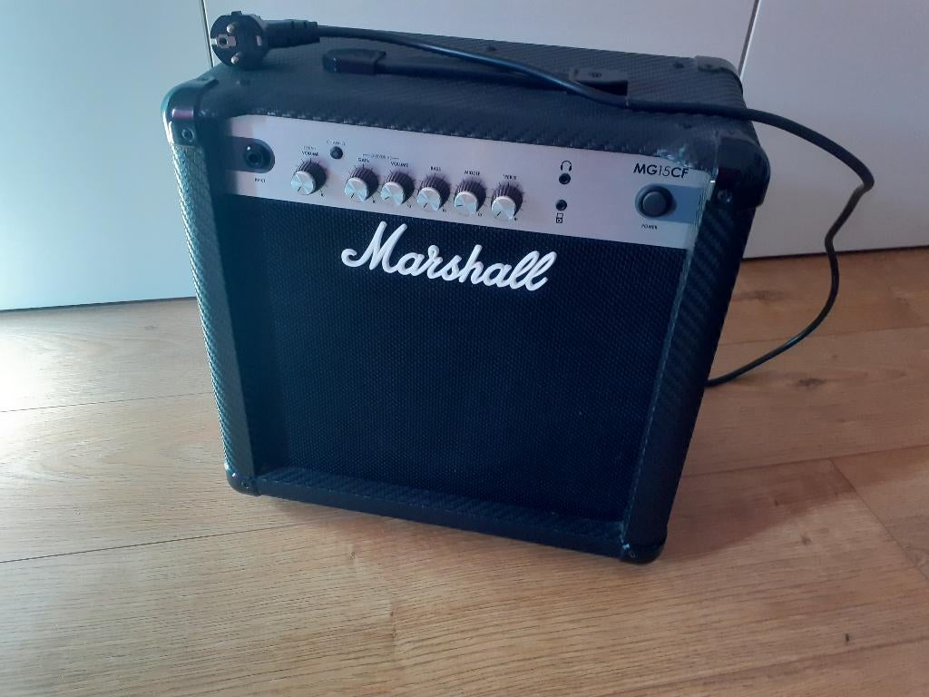 Marshall versterker 40 Watt zgan, Muziek en Instrumenten, Versterkers | Bas en Gitaar, Ophalen, Zo goed als nieuw, Minder dan 50 watt