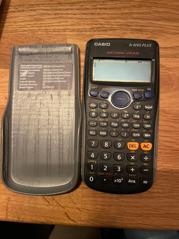Casio fx-82ES PLUS Rekenmachine  Casio fx-82ES PLUS, Diversen, Rekenmachines, Zo goed als nieuw, Ophalen of Verzenden
