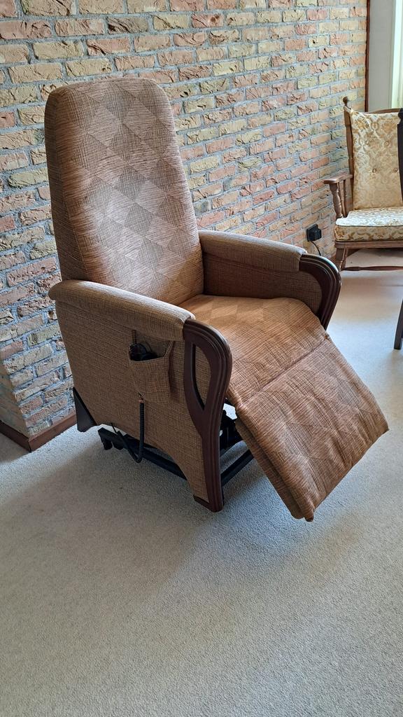 Heerlijke relax fauteuil stoel, elektrisch. Werkend te zien., Antiek en Kunst, Antiek | Meubels | Stoelen en Banken, Ophalen of Verzenden