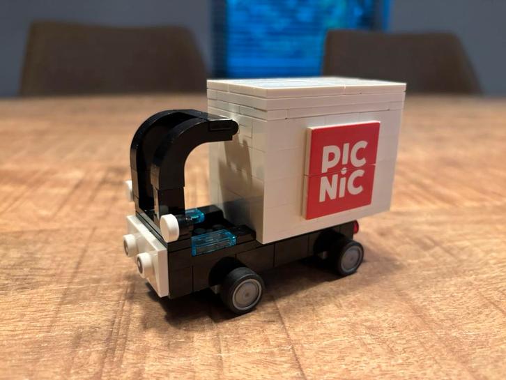 PicNic bestelbus van Lego deeltjes, Kinderen en Baby's, Speelgoed | Duplo en Lego, Zo goed als nieuw, Ophalen of Verzenden