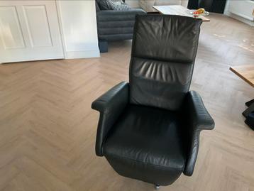 Nette leren fauteuil. beschikbaar voor biedingen