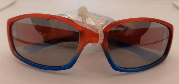 Rood/Blauwe zonnebril., Kinderen en Baby's, Kindermode-accessoires, Nieuw, Ophalen of Verzenden