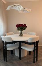 Ronde witte tafel met japandi stoelen, Huis en Inrichting, Tafels | Eettafels, Ophalen, Zo goed als nieuw, Rond, 100 tot 150 cm
