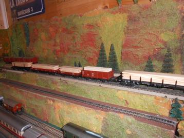 Houten balken, lading voor treinwagons, ALLE lengtes zijn er beschikbaar voor biedingen