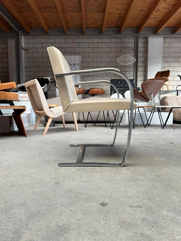 Knoll Brno chair offwhite leather, Huis en Inrichting, Fauteuils, Gebruikt, Leer, Metaal, 50 tot 75 cm, Minder dan 75 cm, Ophalen of Verzenden