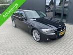 BMW 3-serie Touring 318i Corporate Lease Luxury Line, Auto's, BMW, Zwart, 4 cilinders, Zwart, Origineel Nederlands