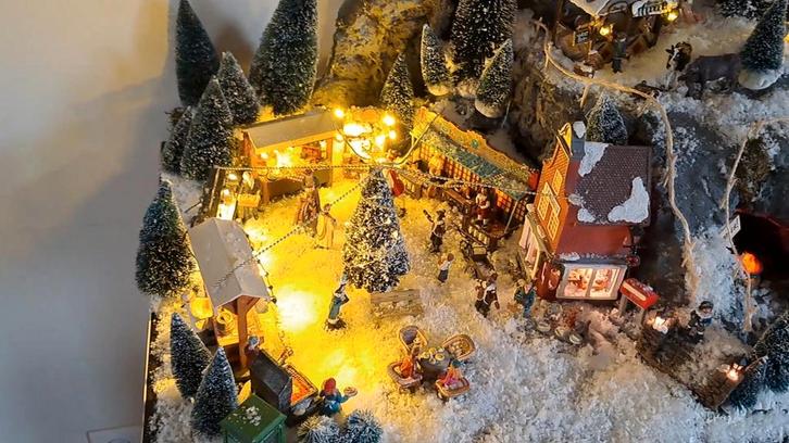 Groot Kerstdorp met Verlichting, Huis en Inrichting, Woonaccessoires | Overige, Ophalen