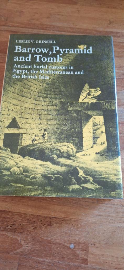 Barrow, Pyramid and Tomb - Oude Begrafenisrituelen, Antiek en Kunst, Antiek | Boeken en Bijbels, Ophalen of Verzenden