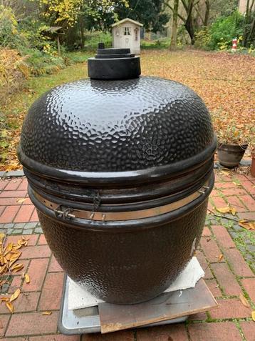 Monolith Le Chef Korpus beschikbaar voor biedingen