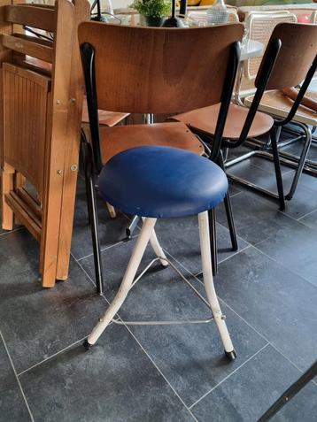 Vintage Brabantia kruk beschikbaar voor biedingen