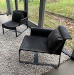 2 mimalistische, elegante fauteuils (antraciet) van Founded, Huis en Inrichting, Stoelen, Ophalen, Gebruikt, Twee, Leer