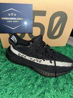 Yeezy Boost 350 V2 Core Black White (Oreo) - maat 43 1/3, Kleding | Heren, Schoenen, Overige kleuren, Nieuw, Ophalen of Verzenden