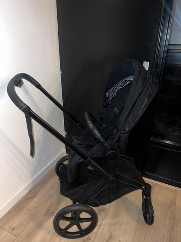 Cybex priam4 kinderwagen met reiswieg beschikbaar voor biedingen