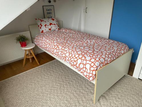 goed eenpersoonsbed (incl. lattenbodem) vrij 1 aug ophalen, Huis en Inrichting, Overige Huis en Inrichting, Zo goed als nieuw