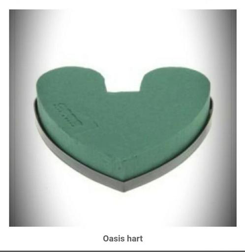 Oasis  - oase - steekschuim hart - bloemschikken, Hobby en Vrije tijd, Overige Hobby en Vrije tijd, Nieuw, Ophalen of Verzenden