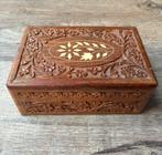 Handgesneden houten kistje met inlegwerk, Huis en Inrichting, Woonaccessoires | Kisten, Ophalen of Verzenden, Gebruikt, Minder dan 50 cm